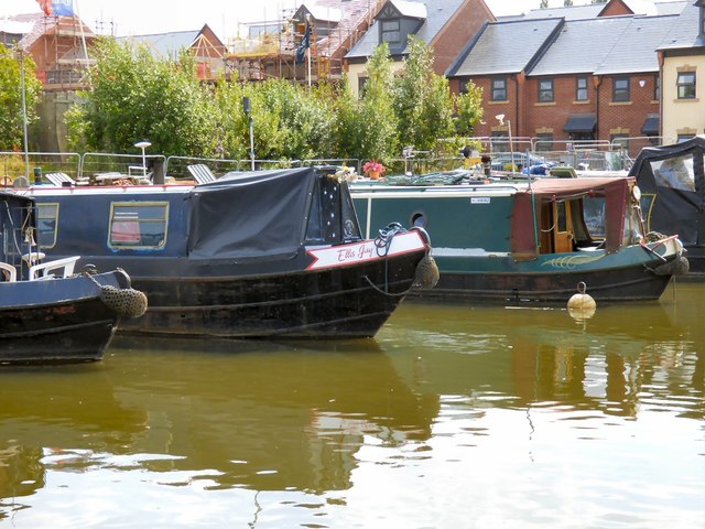 Narrowboats at Droylsden Marina