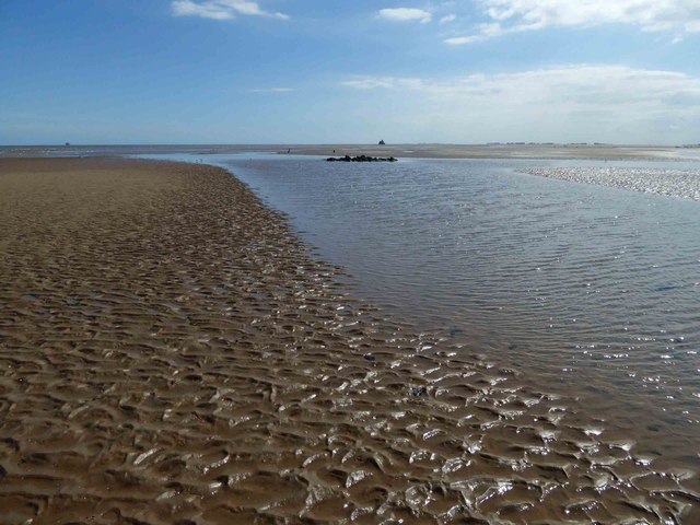 Low tide on Cleethorpes beach #3 \u00a9 Steve Fareham cc-by-sa\/2.0 ...