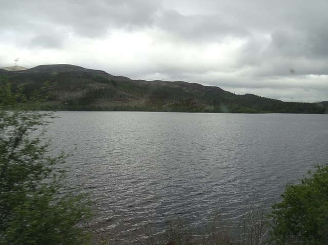 Loch Garve © Matthew Chadwick :: Geograph Britain and Ireland