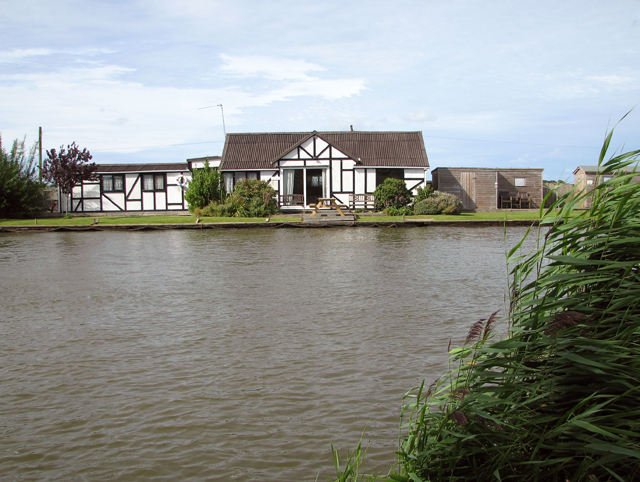 Bungalow beside the River Thurne