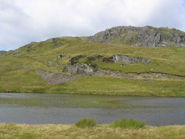 Llyn Dubach and Carreg y Foel-gron © Chris Andrews :: Geograph Britain ...