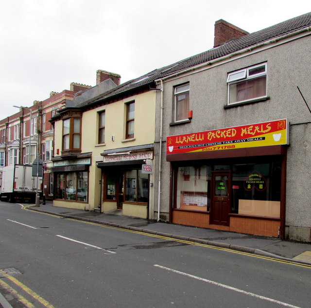 Llanelli Packed Meals, Llanelli © Jaggery ccbysa/2.0 Geograph