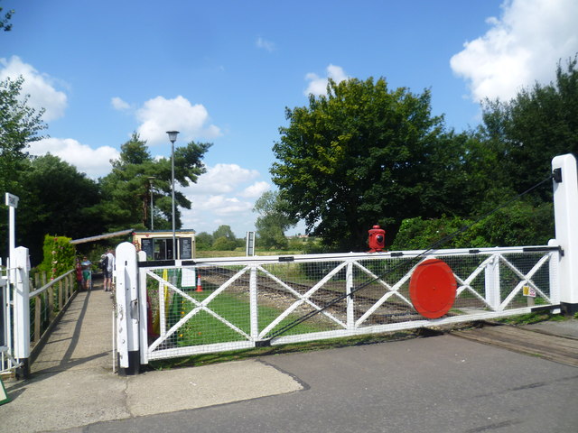 Level crossing at Wymondham Abbey station