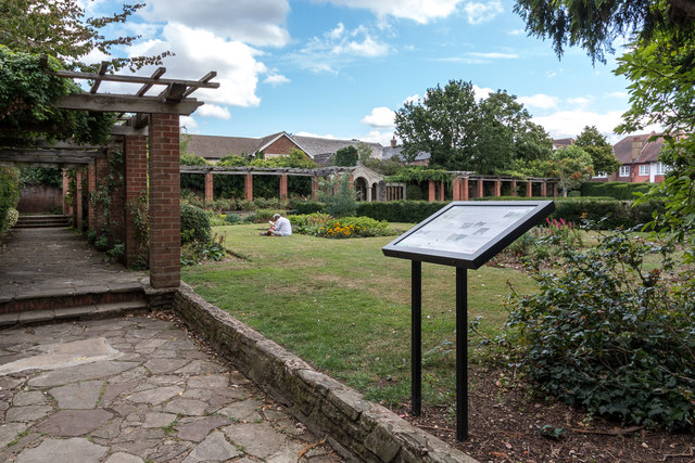 Garden of Remembrance, Broomfield Park, London N13