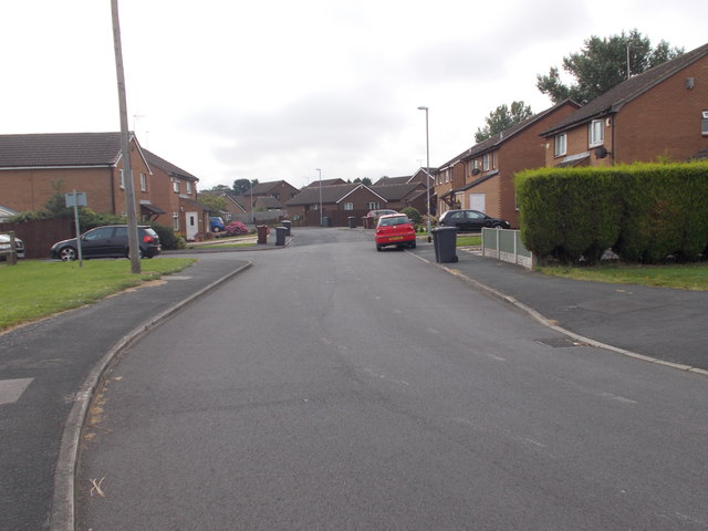 Chelsfield Way - off Smeaton Approach © Betty Longbottom cc-by-sa/2.0 ...