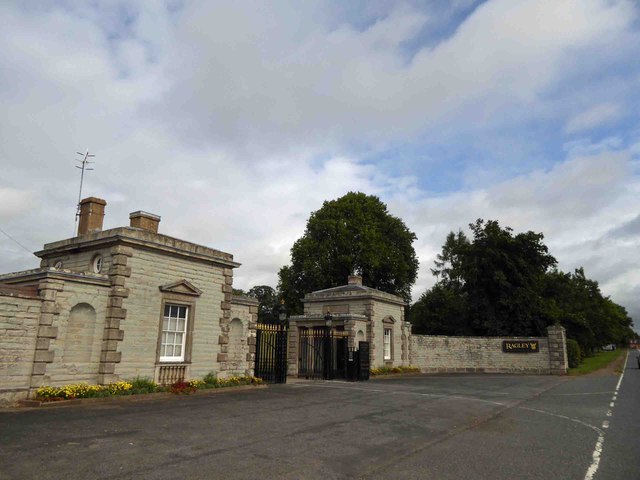 Entrance gates and lodges to Ragley Hall