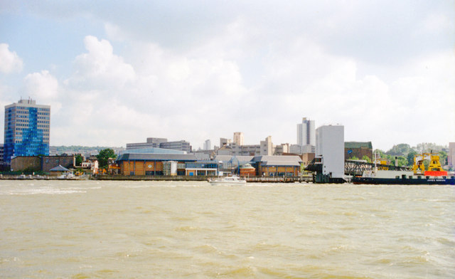 View SW from the Woolwich Free Ferry in mid-stream, River Thames 1999