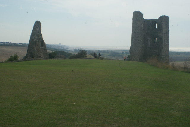 View of the Hadleigh Castle barbican ruins #3