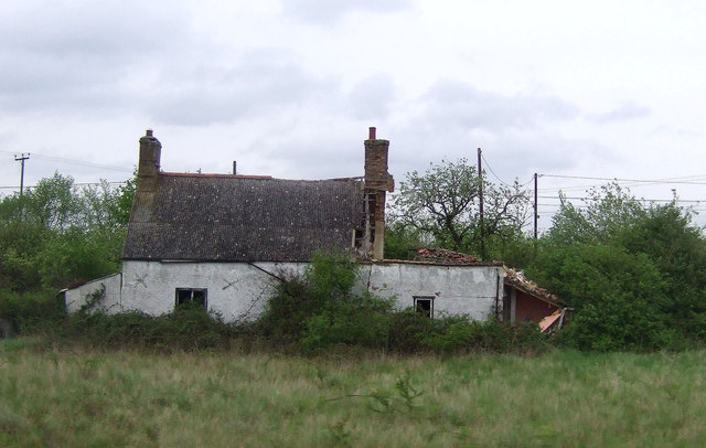 Ruined cottage, Soham Cotes