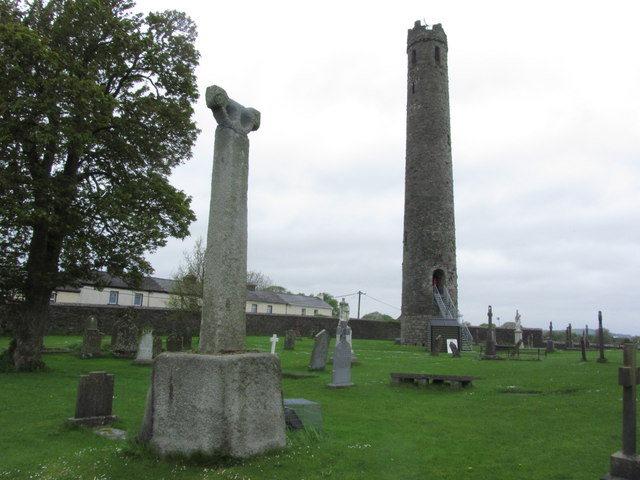 Kildare - Round Tower & ancient cross by St Brigid's Cathedral