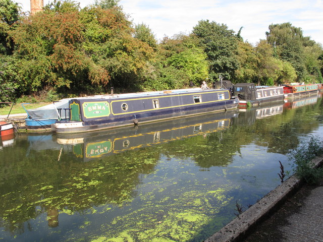 Emma, narrowboat on Paddington Branch canal