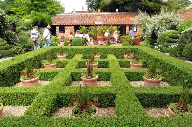 The Courtyard Garden in West Green House... © Steve Daniels :: Geograph ...