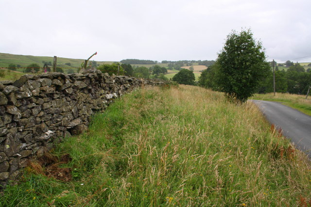 Minor road approaching Roundthwaite from the south