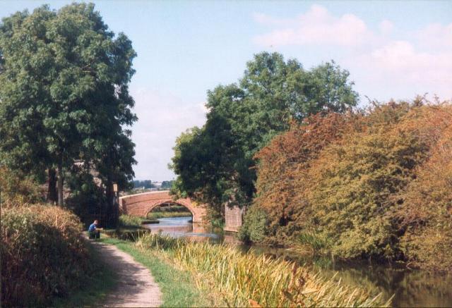 Abutments of the bridge that once carried the Great Central Railway over the Grand Union Canal