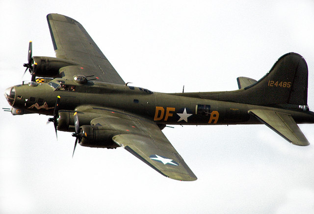 Boeing B-17 Flying Fortress "Sally B" © Evelyn Simak Cc-by-sa/2.0 ...