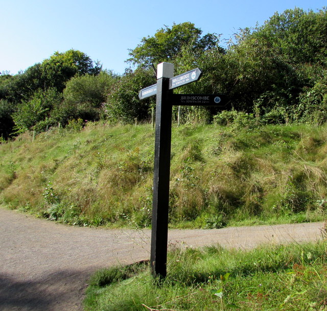Canalside signpost, Stroud