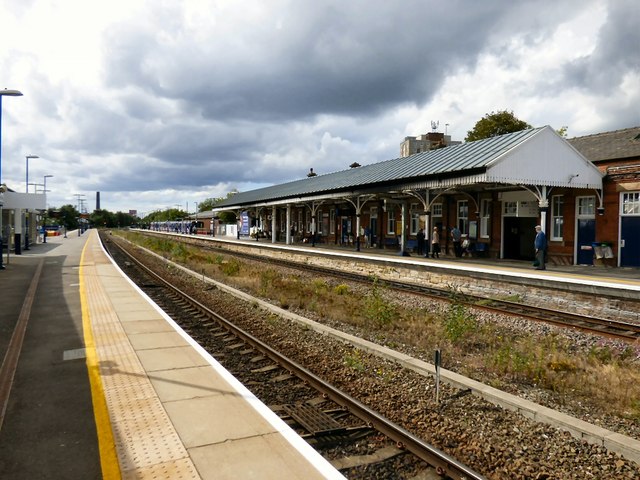 Stalybridge Station © Gerald England cc-by-sa/2.0 :: Geograph Britain ...