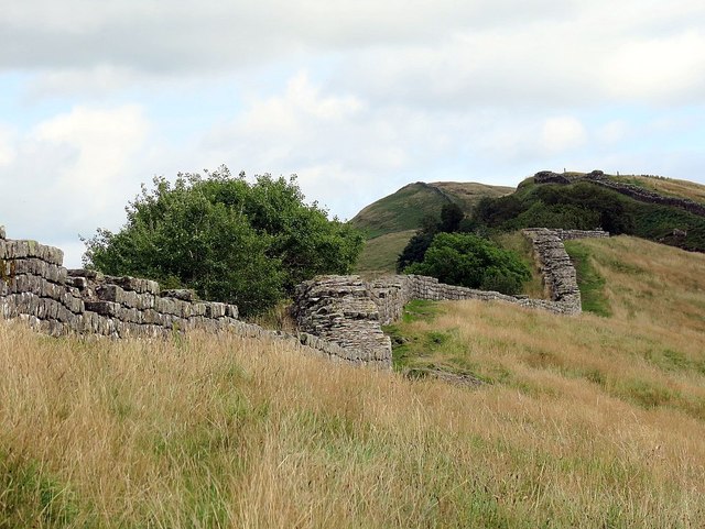 Hadrian's Wall & Pennine Way at Cawfield Crags