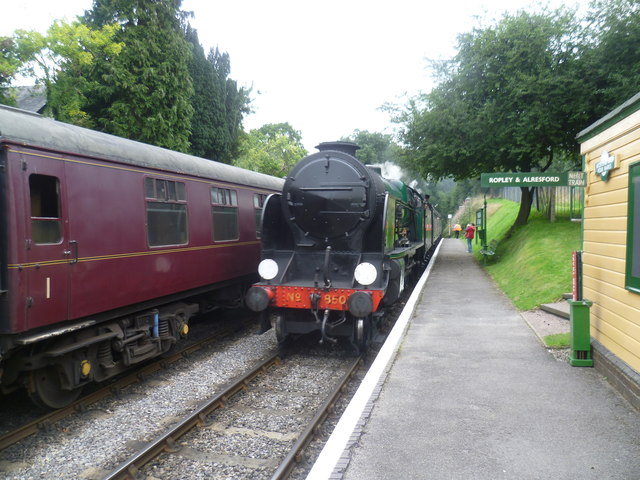 The last train of the day arrives at Medstead & Four Marks station