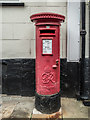 SO3164 : George VI Pillar Box, Broad Street, Presteigne, Powys by Christine Matthews