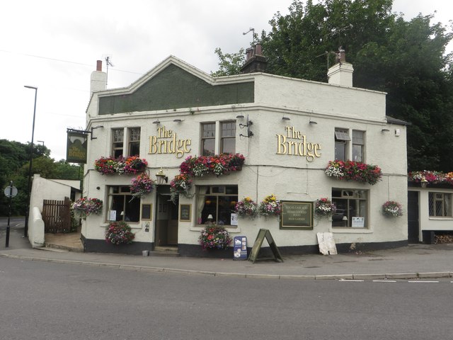 The Bridge pub, Horsforth, Leeds © Graham Robson cc-by-sa/2.0 ...