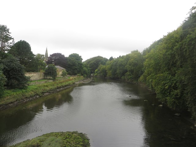Looking upstream along the River Coquet, Warkworth