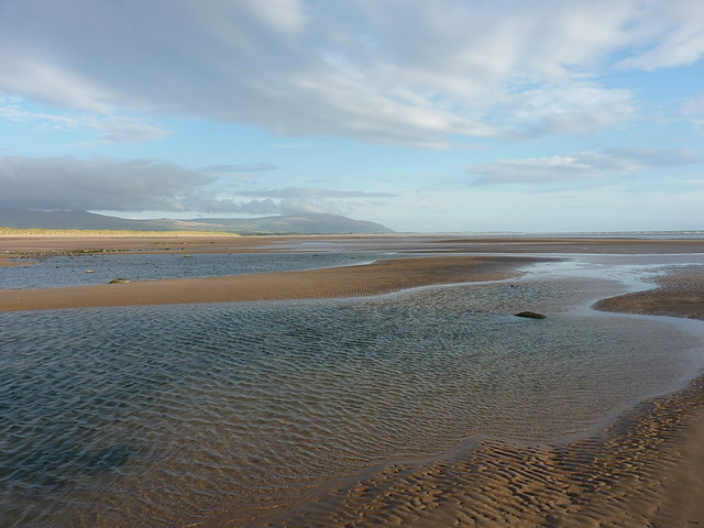 Along Drigg beach towards Black Combe... © Richard Law cc-by-sa/2.0 ...