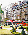 London (Westminster), 1998: Grosvenor Gardens at Buckingham Palace Road