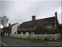 TQ0934 : Cottages on Church Street, Rudgwick by David Howard