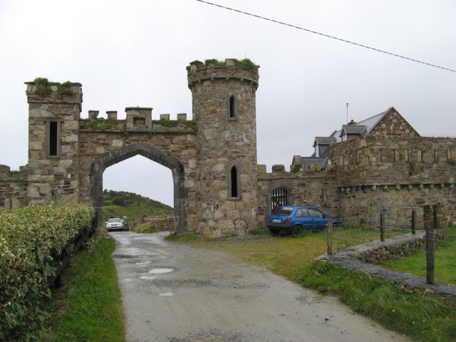 Clifden Castle gateway 1
