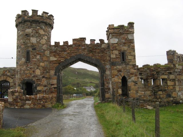 Clifden Castle gateway 2