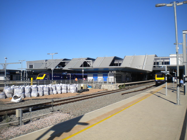 West end of Reading station platforms