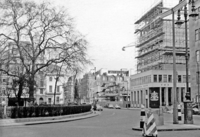 London (Westminster), 1960: east at Cavendish Square to Margaret Street