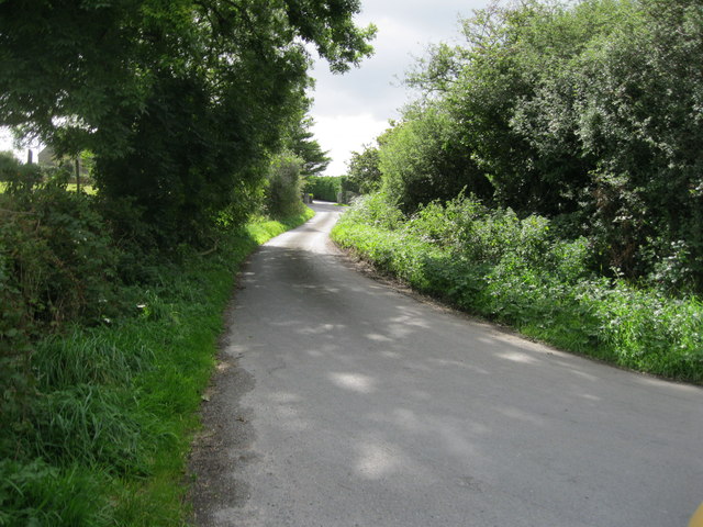 Ffordd o Ros-fawr - Road from Rhos-fawr © Alan Fryer cc-by-sa/2.0 ...