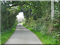 Ffordd wledig ger Fferm Llwyndyrus - Country road near Llwyndyrus Farm