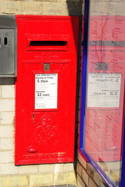 George V postbox at St Neots station