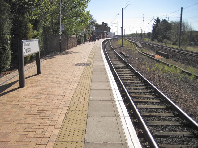 Dunbar Railway Station Lothian 2014 © Nigel Thompson Geograph