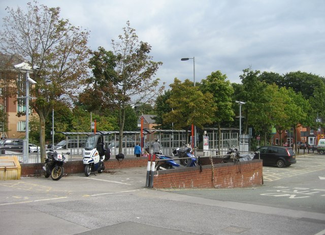 Farnborough station bus stops