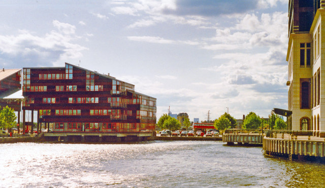 London Docklands Development, 1993: West India Export Dock, Canary Wharf