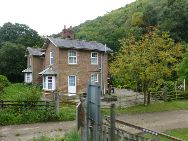 Cottages at farmtrack crossing at Farwath