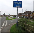 SP2764 : Weight limit half a mile ahead, Hampton Road, Warwick by Jaggery