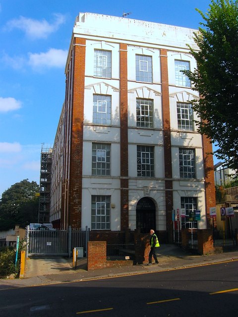 The Deco Building, Coombe Road, Brighton © Simon Carey :: Geograph ...