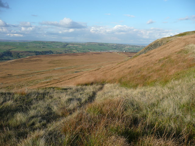 Looking down Colne Valley FP213 from the... © Humphrey Bolton cc-by-sa ...