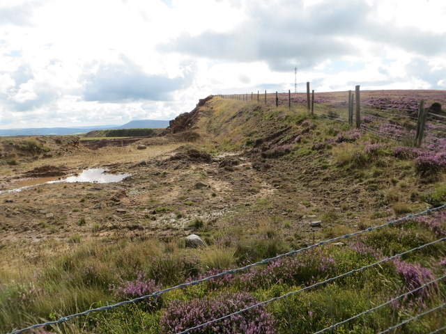 Waddington Fell Quarry © Peter Wood :: Geograph Britain and Ireland