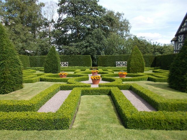 Formal gardens, Little Moreton Hall © Linden Milner cc-by-sa/2.0 ...