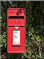 Elizabeth II Postbox, Woodside Green, Essex