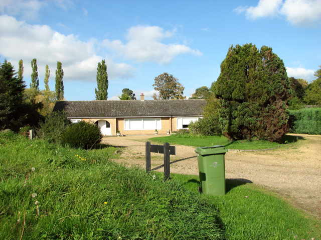 Bungalow in Forncett St Mary © Evelyn Simak cc-by-sa/2.0 :: Geograph ...