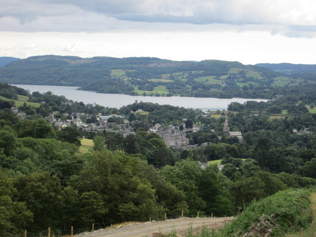 Descent towards Ambleside from Low Brock Crags