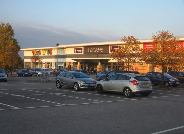 Brighton Hill retail park © Mr Ignavy :: Geograph Britain and Ireland