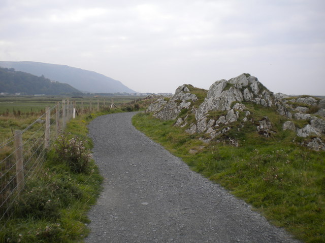 Footpath along the Mawddach estuary (2)